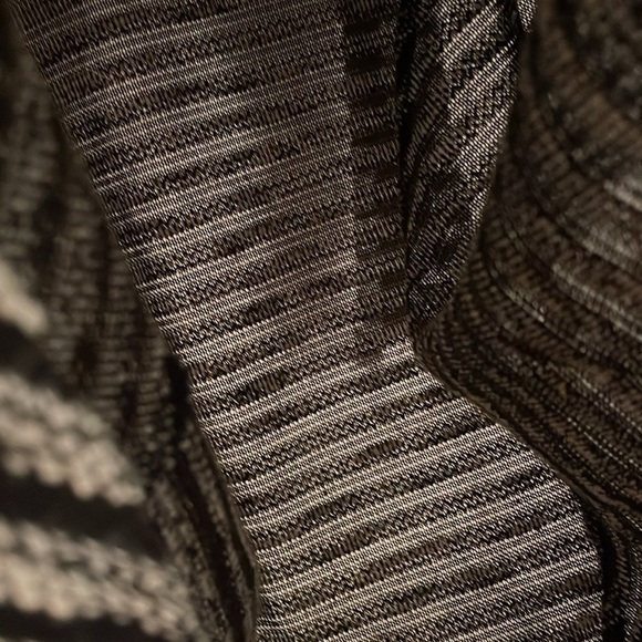 J Jill Tunic Top Womens L Cowl Neck Long Sleeve black and white weave design. - Picture 4 of 11